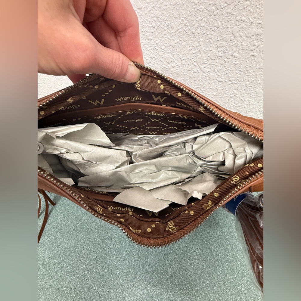 Wrangler NWT❗️Western Fringe Hobo Shoulder Crossbody Bag - Picture 9 of 9